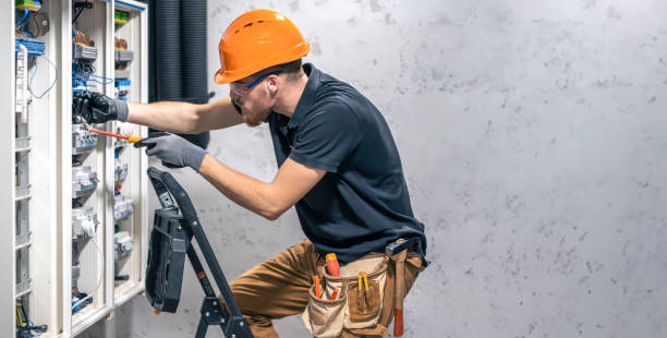 Best Licensed Electrician  in Hallsville, MO